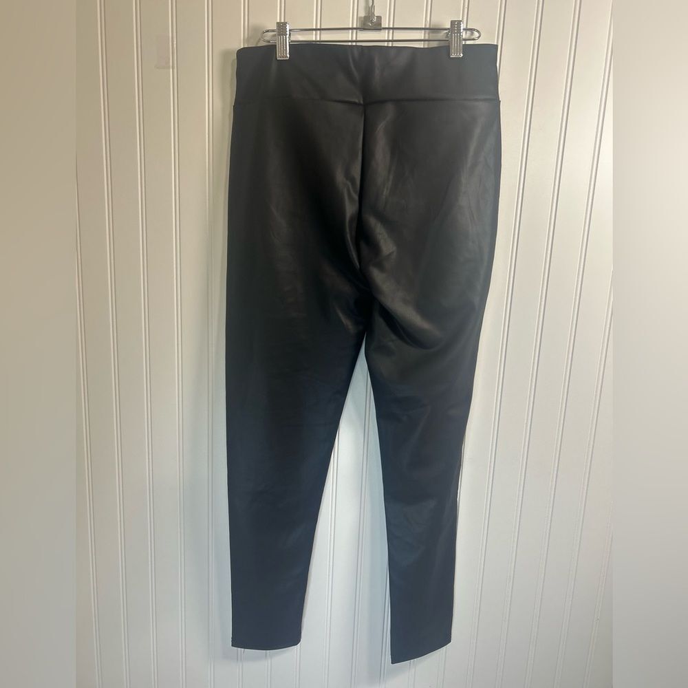 conceited Women Pant 50% PU 44% polyester 6% spandex Size L black . - Picture 2 of 8